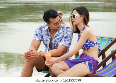 Backside Couple Love Sexy Bikini Seaside Stock Photo 1681537162 Shutterstock