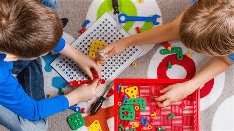 top    toys  put      kids