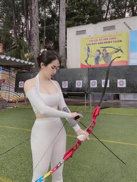 Loạt gái xinh mặc đẹp bắn cung Hot girl Việt có thua mỹ nhân Hàn Trung