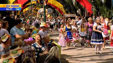 Oktoberfest De Santa Cruz Do Sul Re Ne Mil Pessoas Em Dias Rio