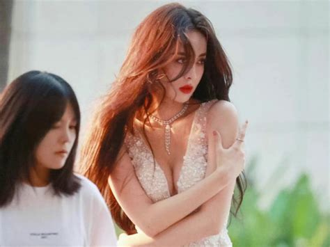 C D U H N I Di N T N D Ng P Nh T C Ph I B Bodysuit M U Nude