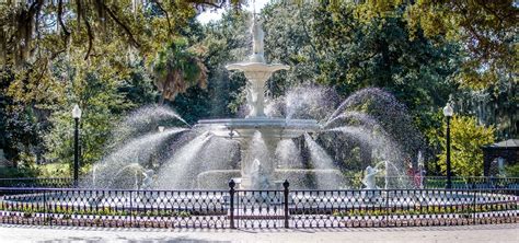fun facts   forsyth park fountain visit savannah