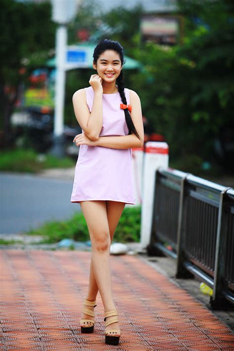 Điểm mặt top hot girl chiều cao khủng của ba miền