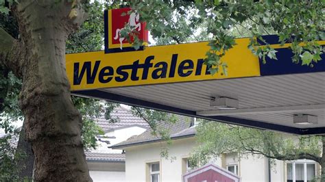 Einzelt Ter Mit Schusswaffe Berf Llt Westfalen Tankstelle An Der