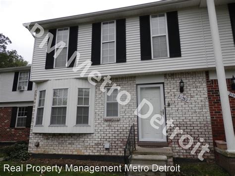 21582 Hidden Rivers Dr S Southfield Mi 48075 House Rental In