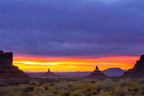 Premium Photo | Valley of the gods rock formation with monument valley ...