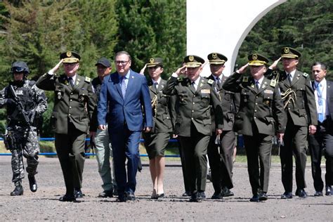 Polic A Ecuador On Twitter Ahora Se Realiza La Ceremonia De