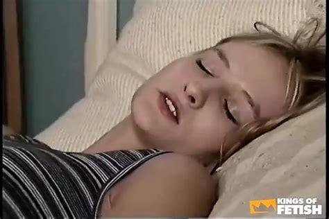 Une Blonde Mince Se Fait Baiser Sa Chatte Poilue Xhamster