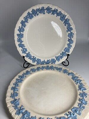 Vintage Wedgewood Embossed Queensware Dinner Plates Set Ebay