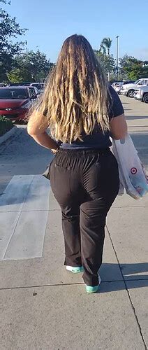 Super Thick Dump Truck Ass On This Blonde Pawg Spandex Leggings Yoga Pants Forum