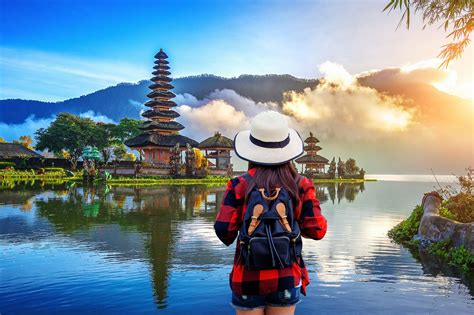 Rundreisen De Indonesien Ulun Danu Tempel Mit Bratan See