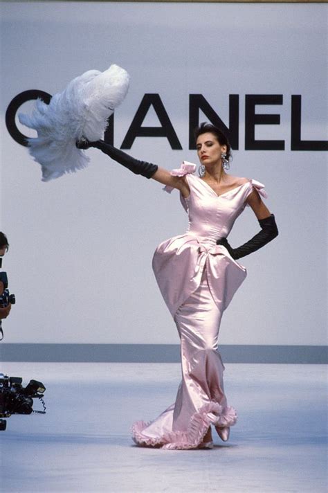 Karl Lagerfelds Most Iconic Chanel Runway Looks Runway Fashion