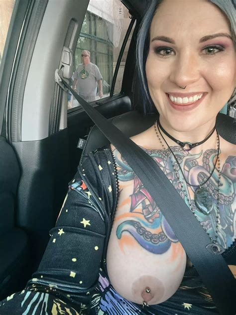 He Didnt Even Notice Nudes Bigtiddygothgf Nude Pics Org