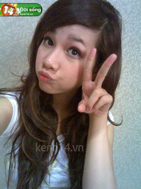 Đo độ xì tin của các hot girl khi chụp ảnh tự sướng