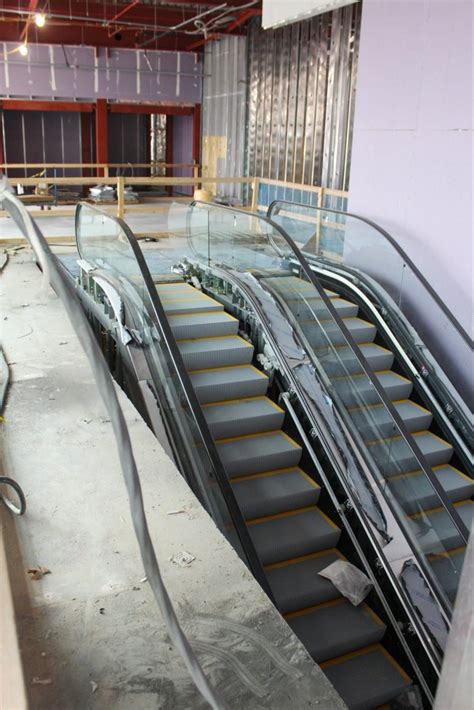 Used Hand Outdoor Commercial Escalator Step Width 800 Mm Capacity