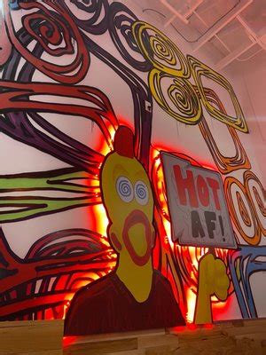 DAVES HOT CHICKEN Updated October Photos Reviews E Broadway Blvd