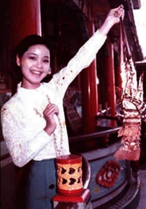 Pin De Lim Teck Hong En Teresa Teng