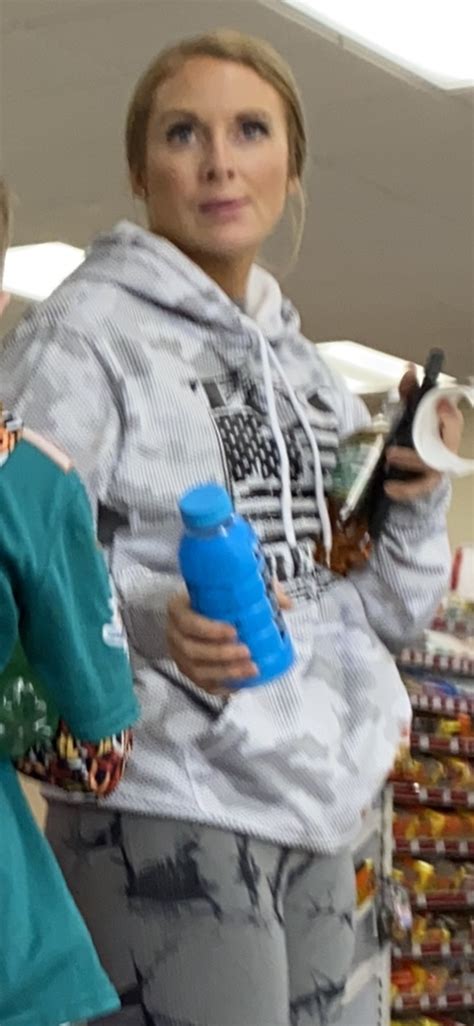 Hot Blonde Milf Spandex Leggings Yoga Pants Forum