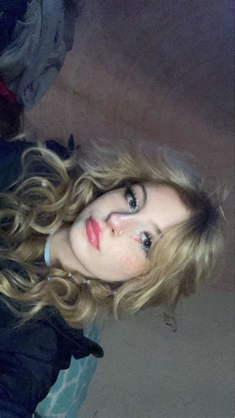 Someone Said I Look Like A Hot Femboy Do I Actually Look Like A Dude R Teenagers