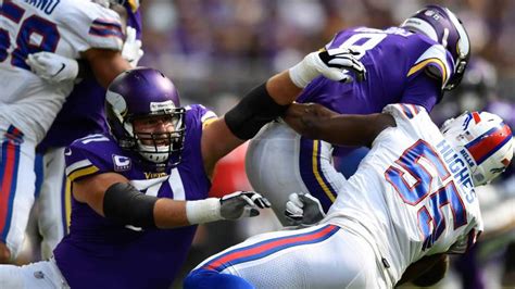 Full Details of Vikings LT Riley Reiff's Pay Cut Revealed