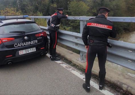 Tenta di togliersi la vita 40enne salvata dai carabinieri éTV Rete 7