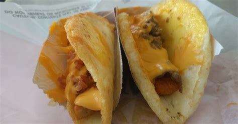 Review Taco Bell Naked Egg Taco