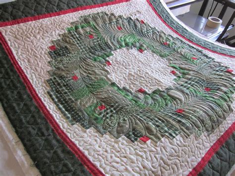 ~ Zany Quilter ~: Christmas Wreath Quilting...