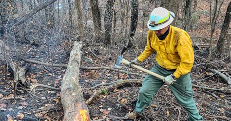 Virginia wildfires burn 9,000+ acres closes some trails inside national ...