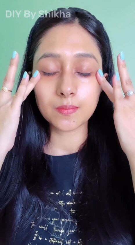 Moisturize Your Face Overnight With 2 Ingredients Upstyle