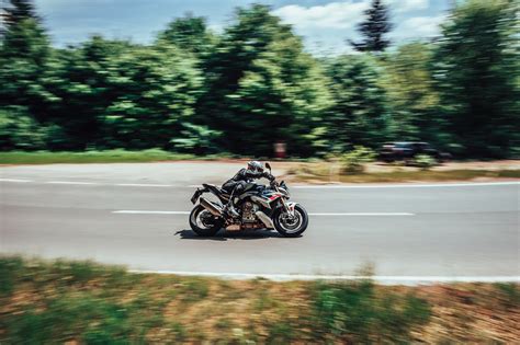 Bmw S R Im Power Naked Bike Vergleich