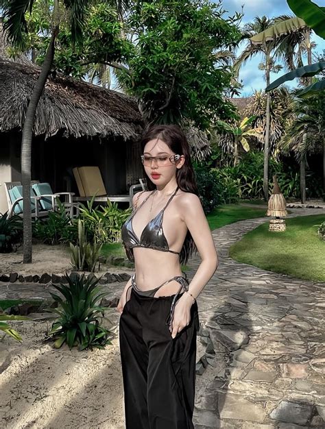 Ảnh Hot Girl Trần Huyền Châu Sexy Lộ Clip Nóng Cực Hot