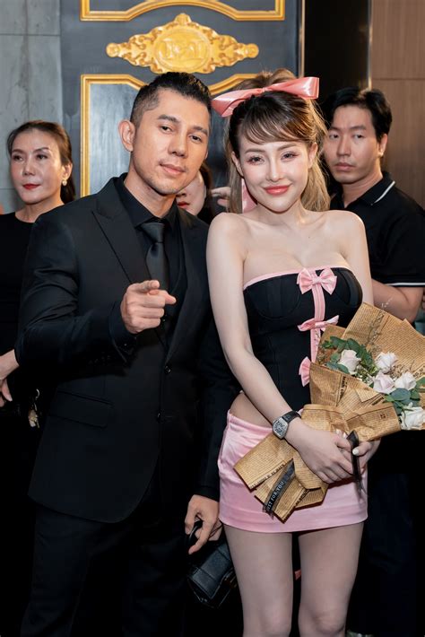 Ngân hở bạo khi gặp Xoài Non màn đụng độ nhan sắc hiếm thấy của hai hot girl