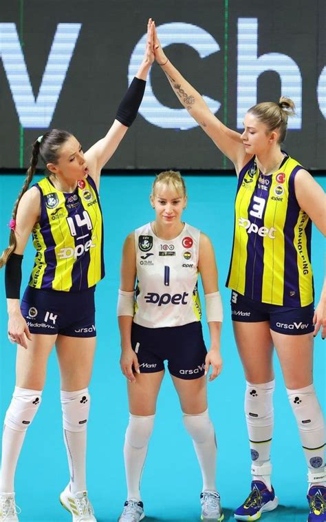 Eda erdem Gizem Örge ve Stysiak 2024 Voleybol oyuncuları Voleybol