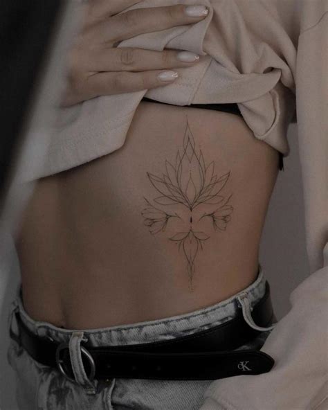 16 Tatuajes De Flor De Loto Significado Dibujos Minimalistas