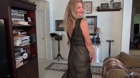 Mature Blonde Diana Gold Is Finger Fucking Her Wet And Whorish Punani