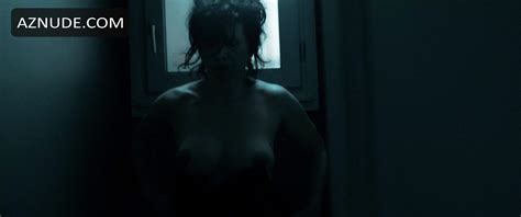 Elles Nude Scenes Aznude