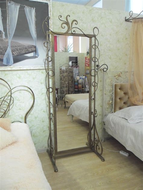 Кованые напольные зеркала: какие лучше купить