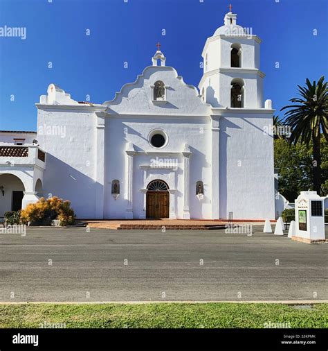 Mission San Luis Rey De Francia Hi Res Stock Photography And Images Alamy