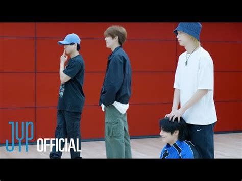 Stray Kids - 'S-Class' Dance Practice Behind [ENG SUB] : r/kpop