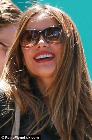 Naturally Blonde Sofia Vergara Shares A Photo Of Her Lighter Locks In Throwback Daily Mail Online