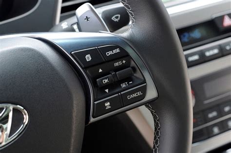 2017 Hyundai Sonata Pictures - 211 Photos | Edmunds