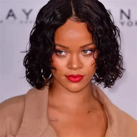 Cheekbone Bob Hairstyle For Female Hairstyleai