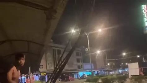 Naked At The Bus Stop At Night 9 Nude Pics XHamster