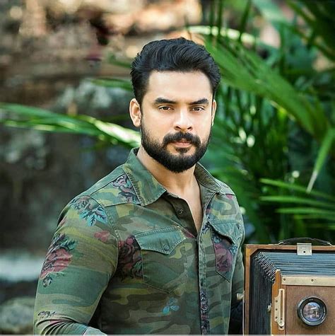 Tovino Thomas Godha Malayalam Movie Hd Phone Wallpaper Pxfuel