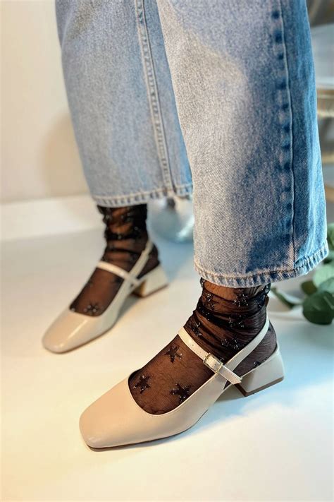 POLKA STORE Kadın Audrey Bej Ten Nude Rugan Arkası Açık Kare Burunlu Baretli Kısa Blok Topuklu