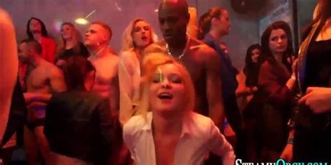 Busty Cfnm Amateur Sucks Tnaflix