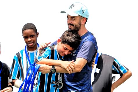 Escolas de Futebol Do Grêmio Porto Alegre