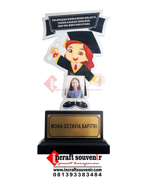 Plakat Wisuda Akrilik Perempuan Sdn Bontang Utara Incraft Souvenir