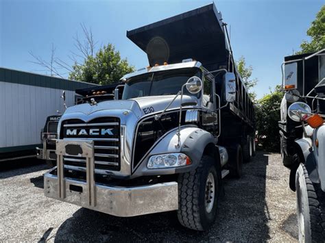 Mack Tri Axle Dump Truck Heavy Trucks Sarnia Kijiji