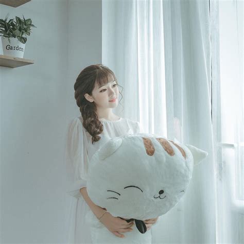 Không chỉ tân hoa hậu các hot girl xứ Quảng cũng khiến dân mạng không thể rời mắt